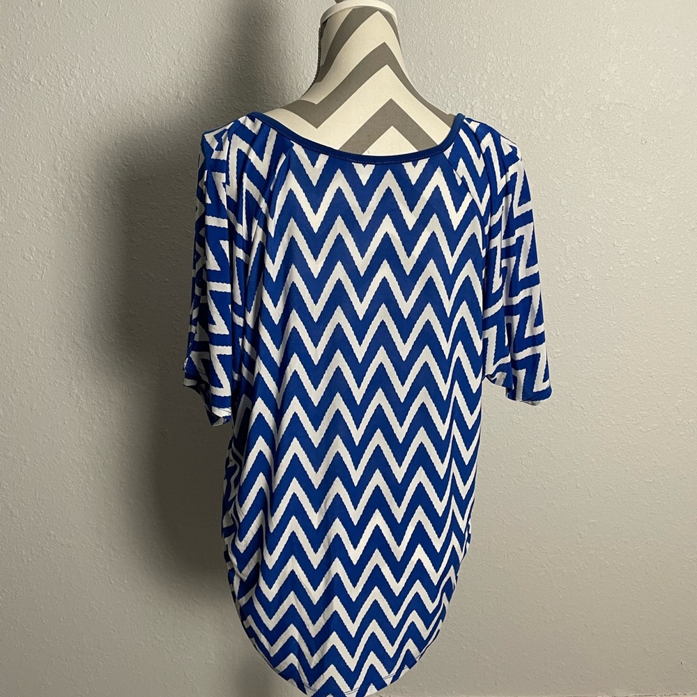 Chevron print top - Picture 3 of 5